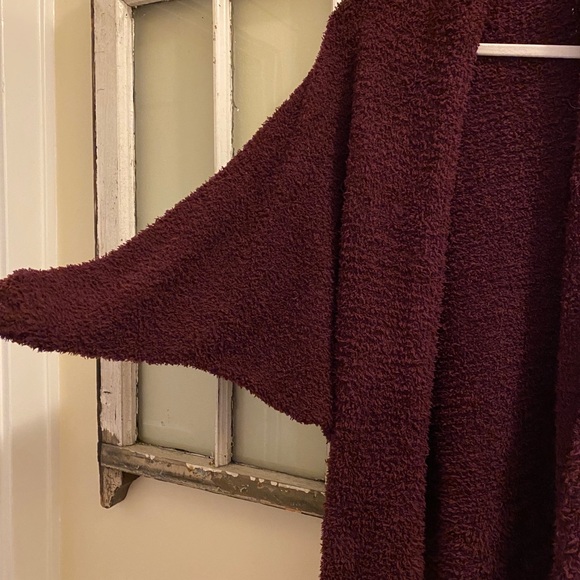 Oversized, soft sweater - Picture 3 of 5